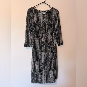 Women’s black and white knee length 3/4 sleeve faux wrap dress with stretch XL